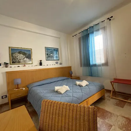 Isoladelmiele 3*