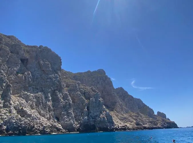 Isoladelmiele بيت ضيافة 3*