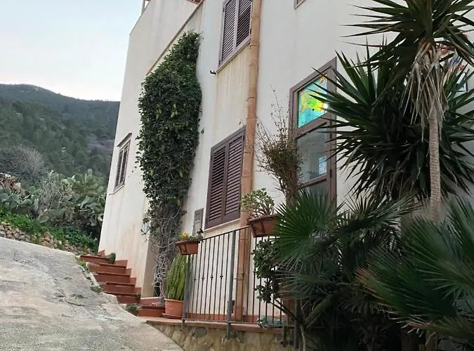 Isoladelmiele بيت ضيافة