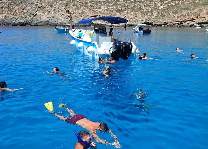 Isoladelmiele بيت ضيافة 3*