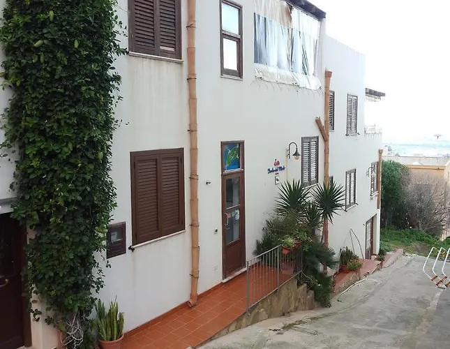 Isoladelmiele بيت ضيافة