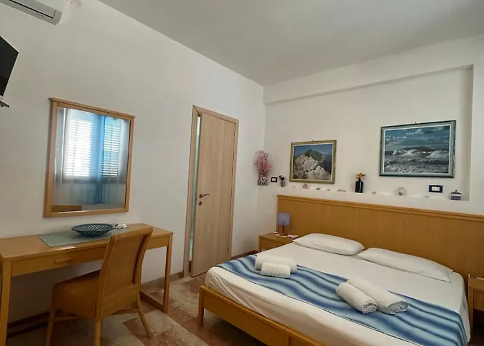 Isoladelmiele 3*