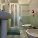 Affittacamere Isoladelmiele 3*