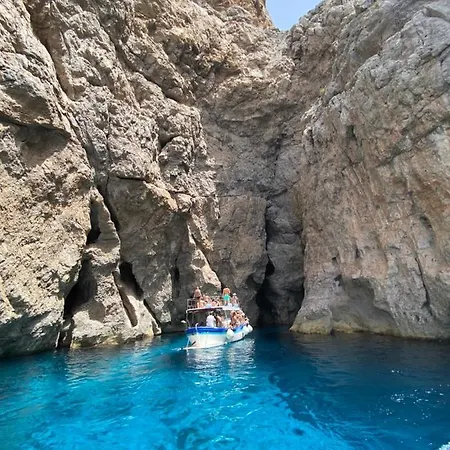 Isoladelmiele 招待所 3*