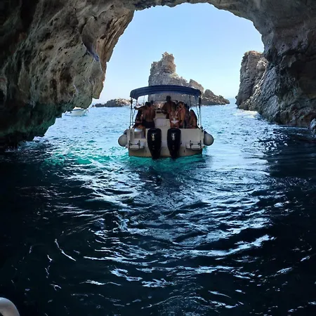 Isoladelmiele 招待所 3*