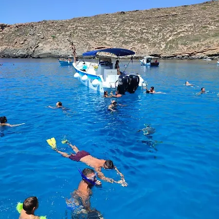 Isoladelmiele 招待所 3*