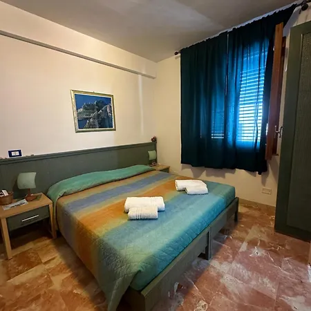Isoladelmiele * Marettimo
