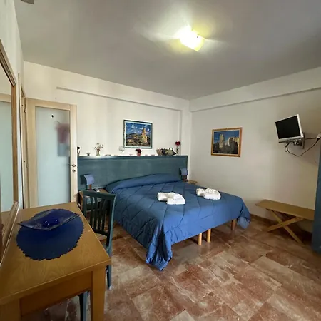 Isoladelmiele Pensjonat Marettimo