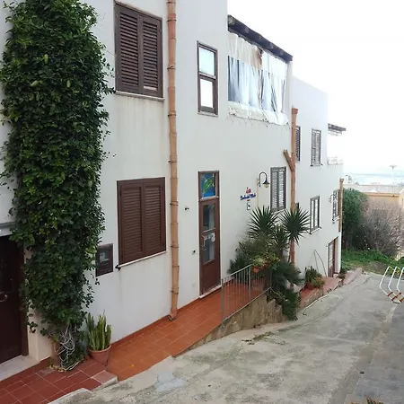 Isoladelmiele Vendégház