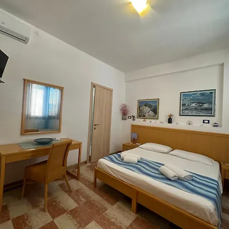 Isoladelmiele 3*